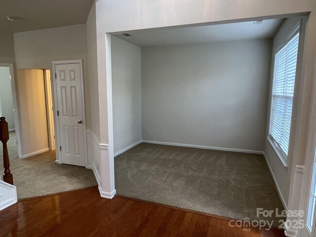 Building Photo - 11211 Maplehurst Dr