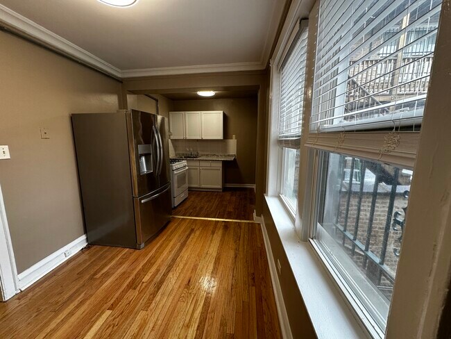 Foto del edificio - 4010 N Bernard St