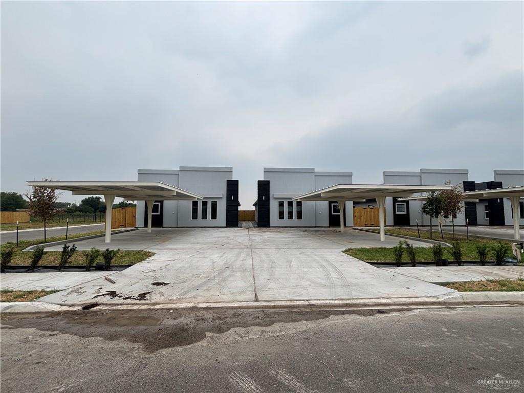 Foto principal - 905 Deluxe St