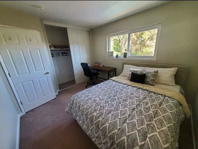 Building Photo - 9056 La Riviera Dr