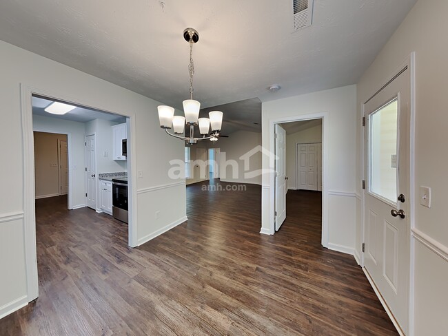 Foto del edificio - 621 Everlasting Way