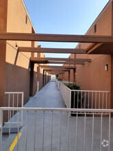 Building Photo - Huntington Ridge Apartments