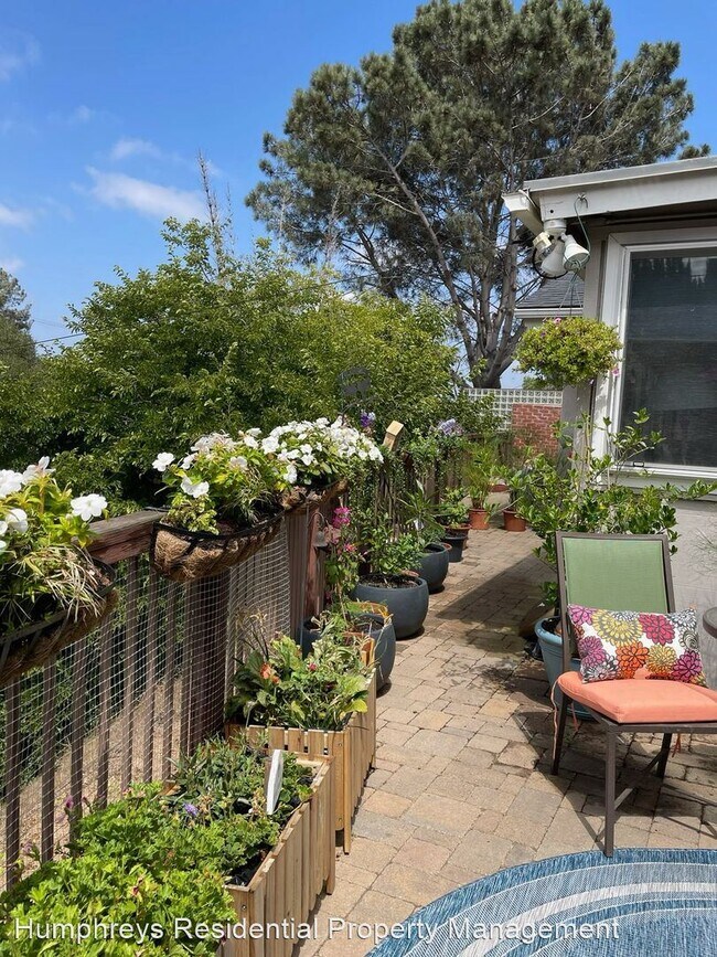 Foto del edificio - 2 br, 2 bath House - 2734 Chatsworth Blvd.