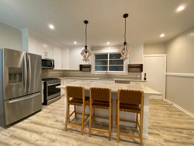 Foto del edificio - Furnished Plantation Home with 3 Bedrooms,...