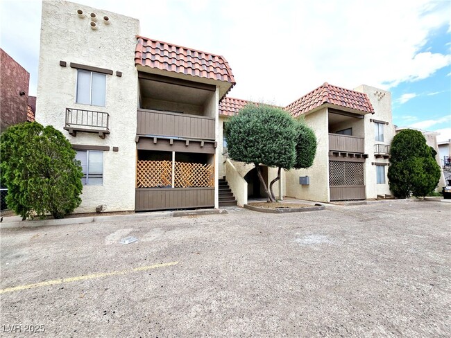 Building Photo - 5357 Del Gado Dr
