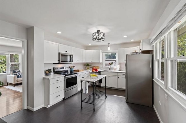 Building Photo - 1100 Dover St