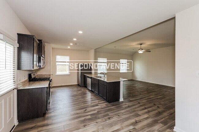 Building Photo - 9629 Sierra Grande DR