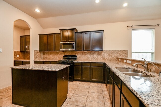 Foto del edificio - 11022 Ellison Ridge Dr