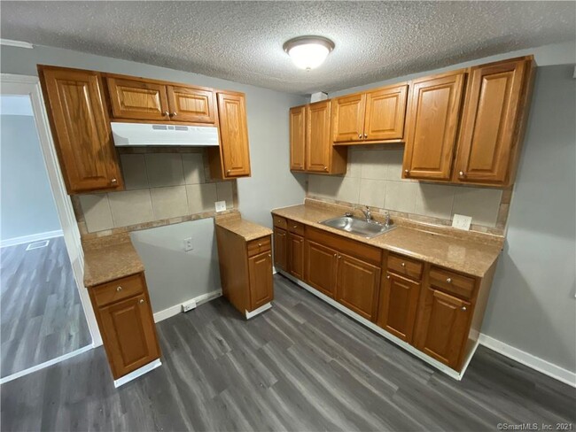 Building Photo - 233 Quinnipiac Ave