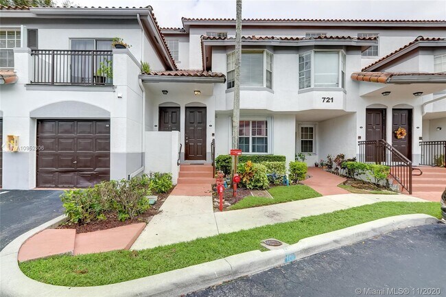 Building Photo - 721 SW 148th Ave