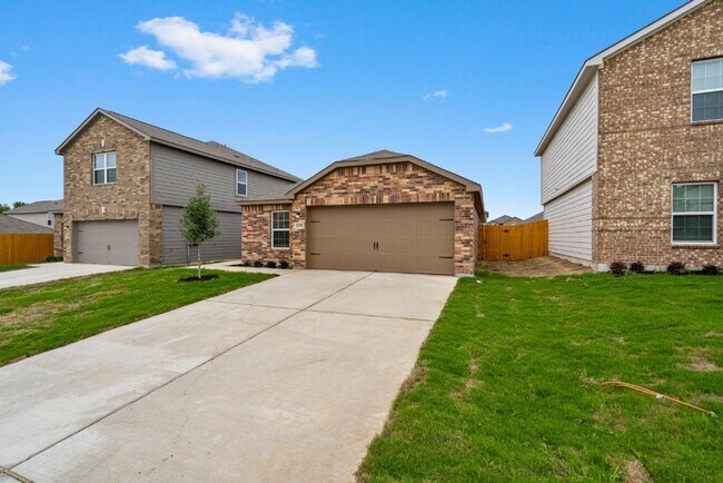 Building Photo - 205 Allington Cir