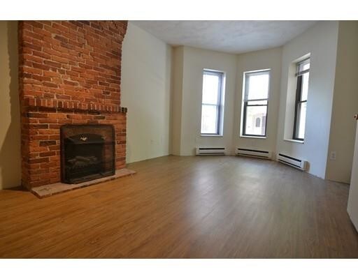 Primary Photo - 17 St Germain St