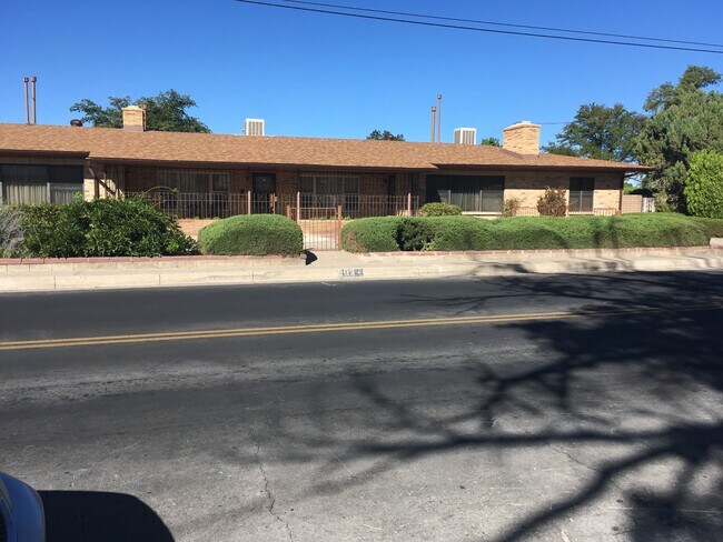 Foto del edificio - 903 Carlisle Blvd SE