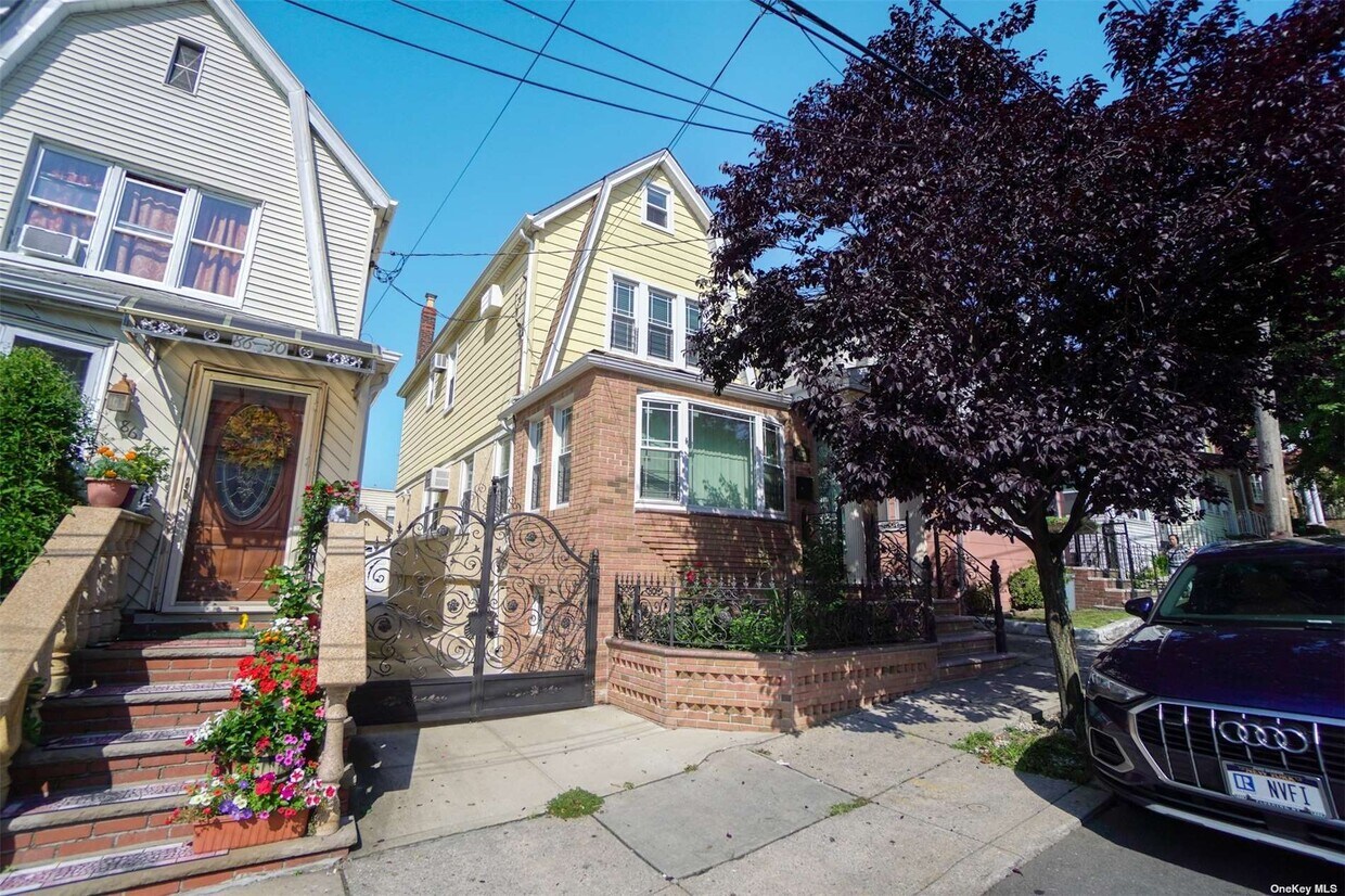 Primary Photo - 86-28 144th St