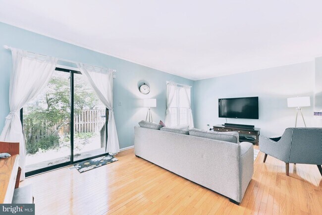 Building Photo - 9608 Scotch Haven Dr