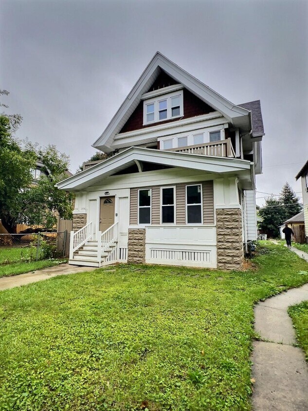 Primary Photo - 2736 N 39th St
