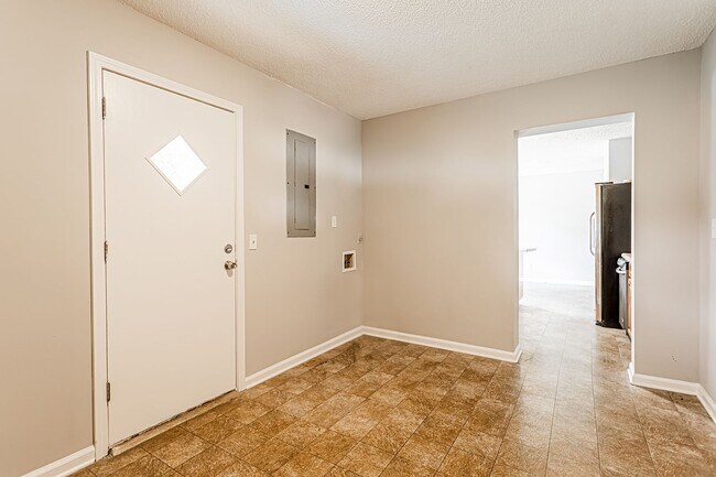 Foto del edificio - Price Improvement! Convenient to Prisma He...