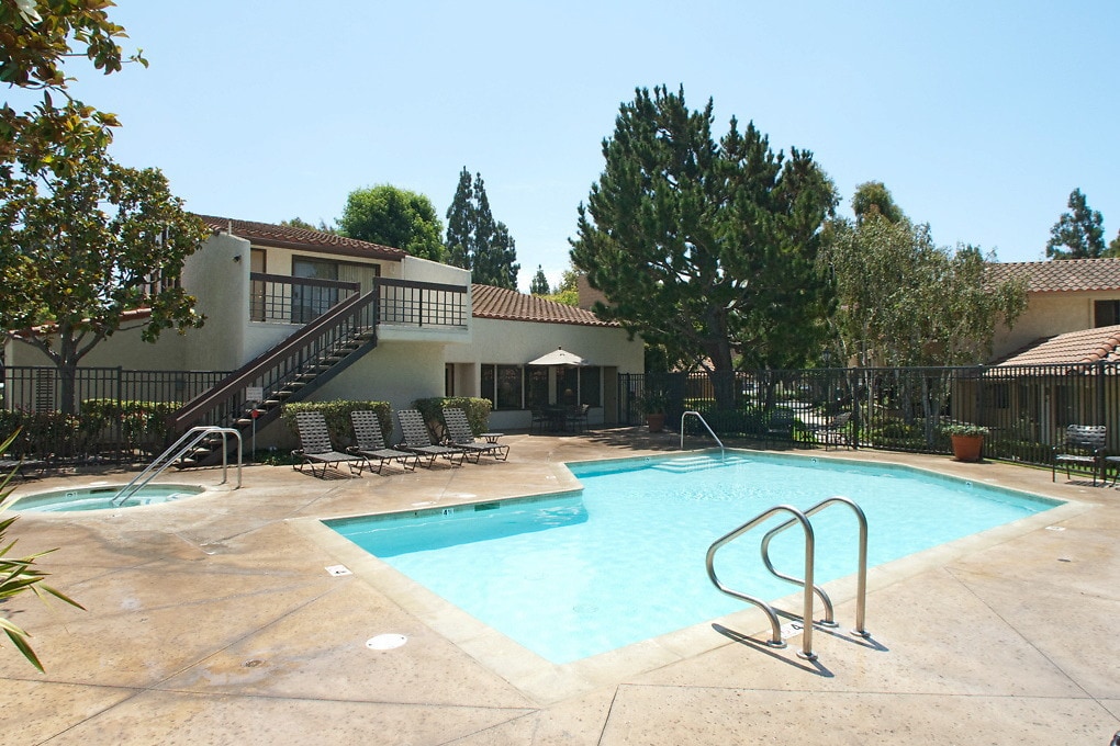 Hacienda at Camarillo Oaks 811 Paseo Camarillo Camarillo, CA