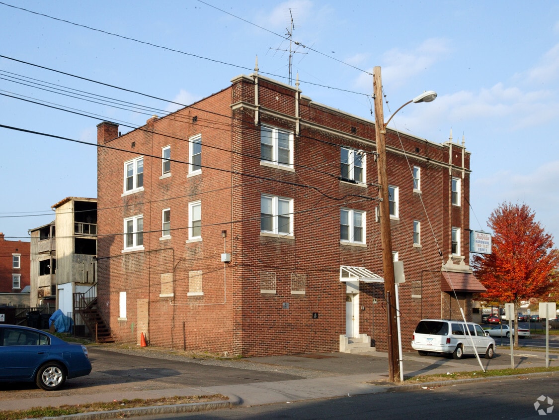 Building Photo - 295-301 Franklin Ave