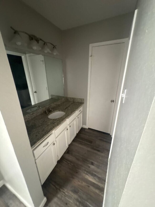 Foto del edificio - 5416 Spring Willow Dr