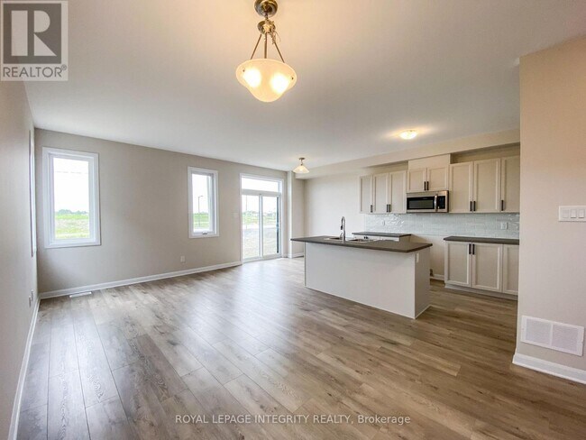 Building Photo - 1043 Speedvale Ct