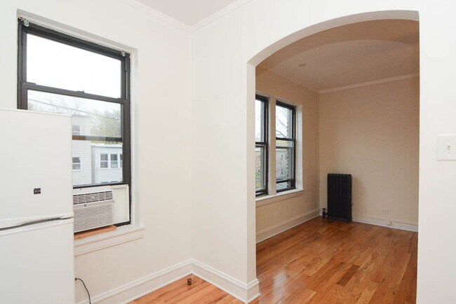 Foto del edificio - 4856 N Damen Ave