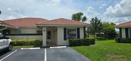 Building Photo - 9861 Three Lakes Cir