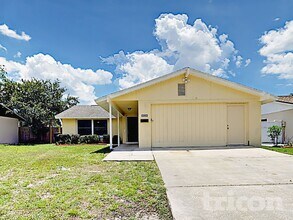 Building Photo - 8508 Woodhurst Dr