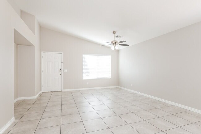 Foto del edificio - 15948 W Lundberg St
