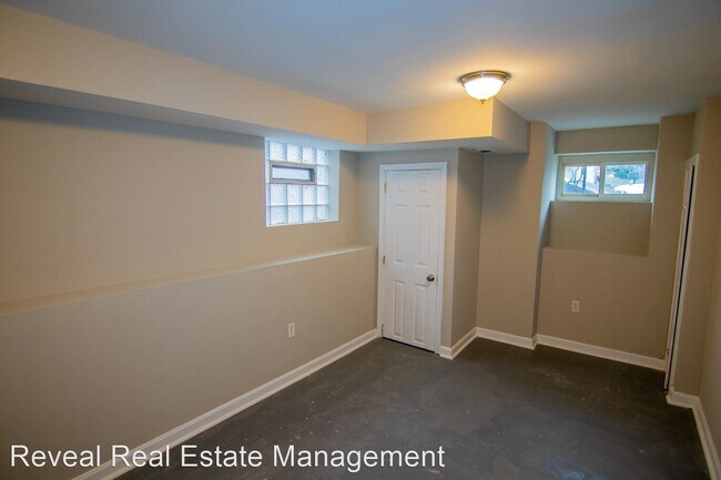 Building Photo - 2 br, 2.5 bath House - 2501 Jefferson St