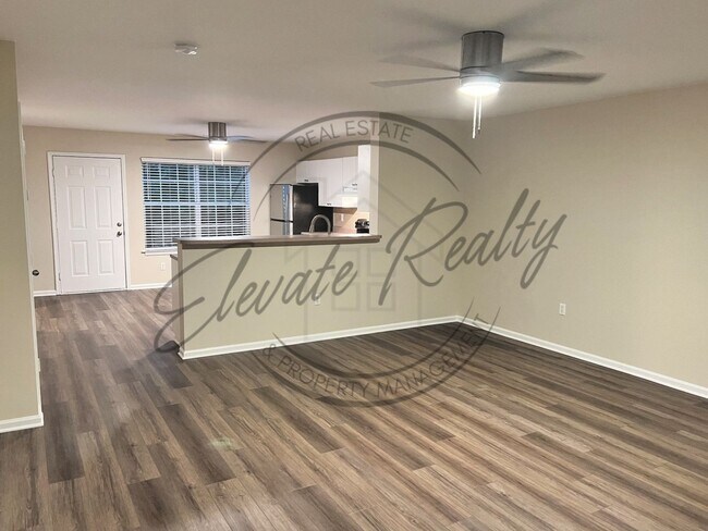 Building Photo - Two Bedroom Townhouse in Meadows of Fairvi...
