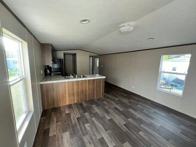 Building Photo - 48 Tower Manor Dr