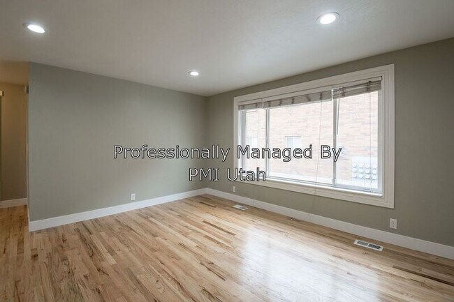 Building Photo - 724 E 700 S