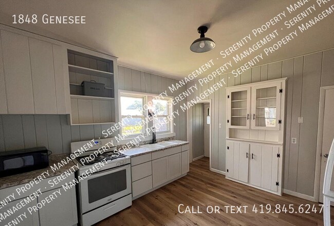 Building Photo - Beautiful Three Bedroom with Full Basement...