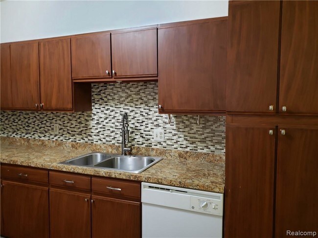 Building Photo - 41774 Independence Dr