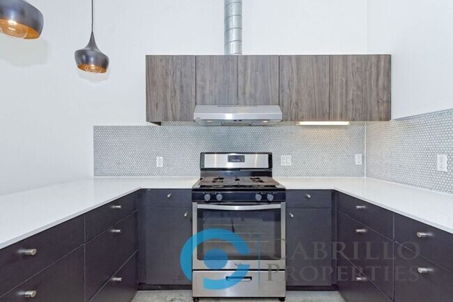 Foto del edificio - 2870 Fourth Ave