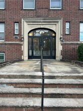 Building Photo - 689 Sanford Ave