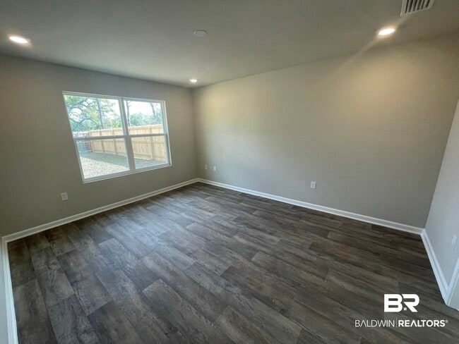 Foto del edificio - 213 Burnston Way
