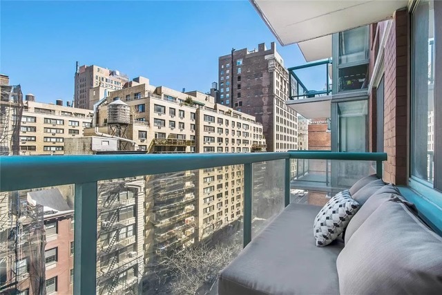 Foto del edificio - 22 W 15th St