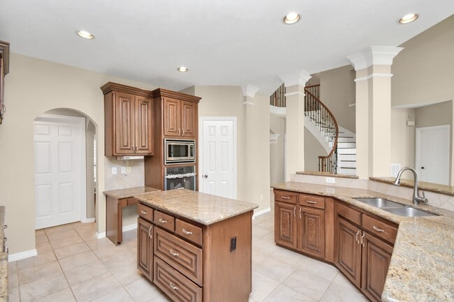 Building Photo - 2026 Arbor Cove