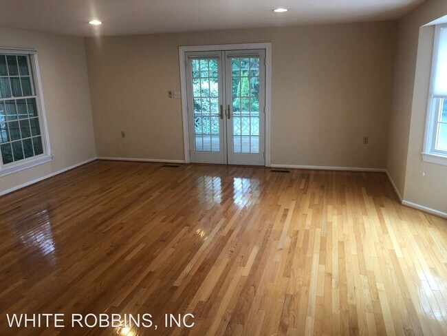 Foto del edificio - 3 br, 2.5 bath House - 20 Vining Lane