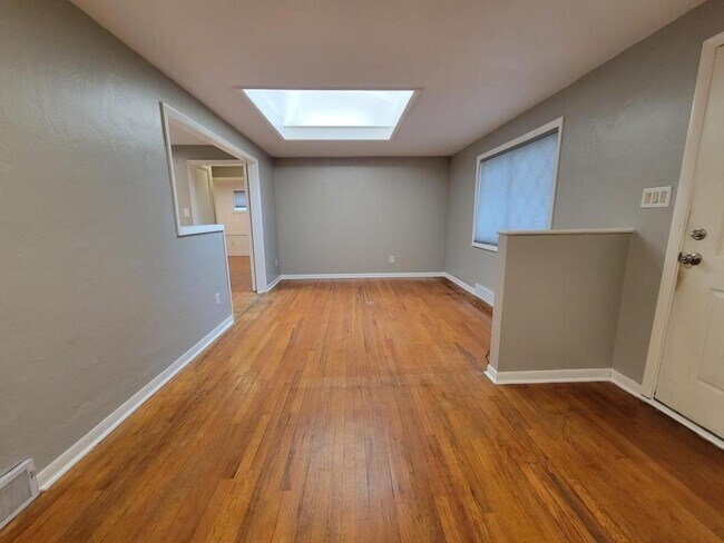 Photo - 137 Rosemont Dr House