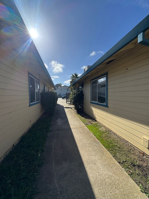 Building Photo - Great Location! 3BD and 2BA.