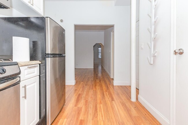 Building Photo - 293 Wyckoff Ave