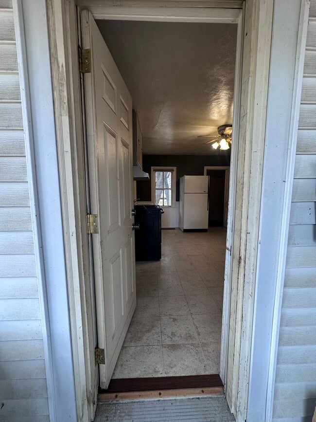 Building Photo - 120 N 4th Ave