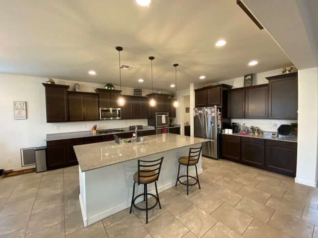 Building Photo - 22868 E Desert Hills Dr