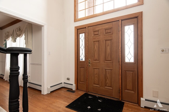 Building Photo - 15141 Arbor Dr