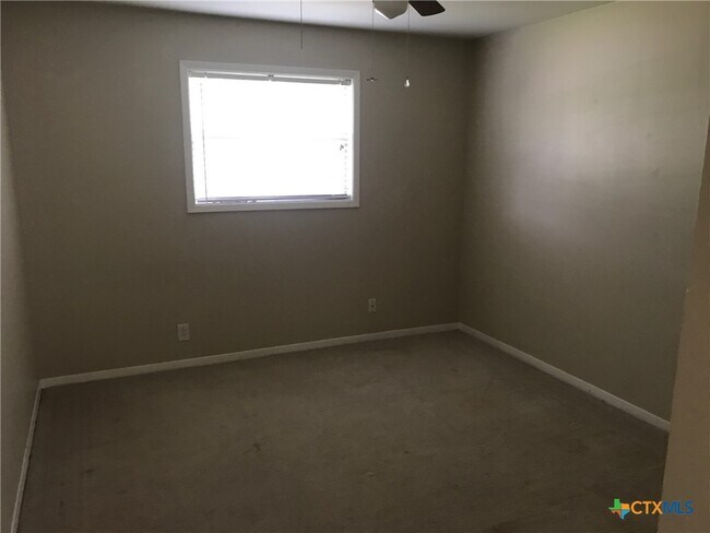 Building Photo - 3801 Lancelot Ln