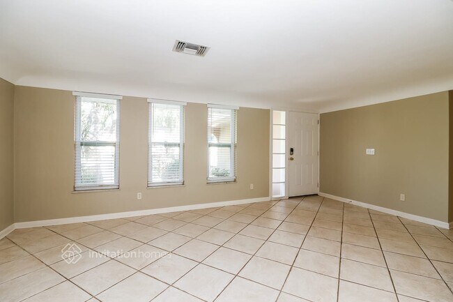 Building Photo - 1708 Lucas Dr