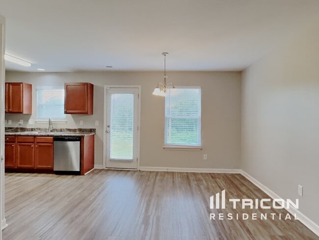Building Photo - 4636 Queen Pierrette St